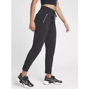Athleta Trekkie North Black Jogger size 14